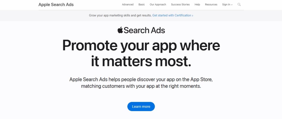 Страница регистрации на Apple Search Ads с текстом «Promote your app where it matters most» и кнопкой «Learn more» для начала работы с рекламой приложений